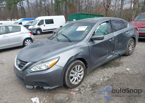 2017 Nissan Altima 2.5 S z USA, uszkodzony, nr VIN 1N4AL3AP0HN332078